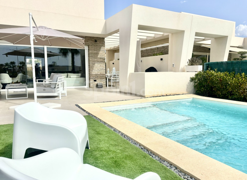 Resale - Villa -
Algorfa