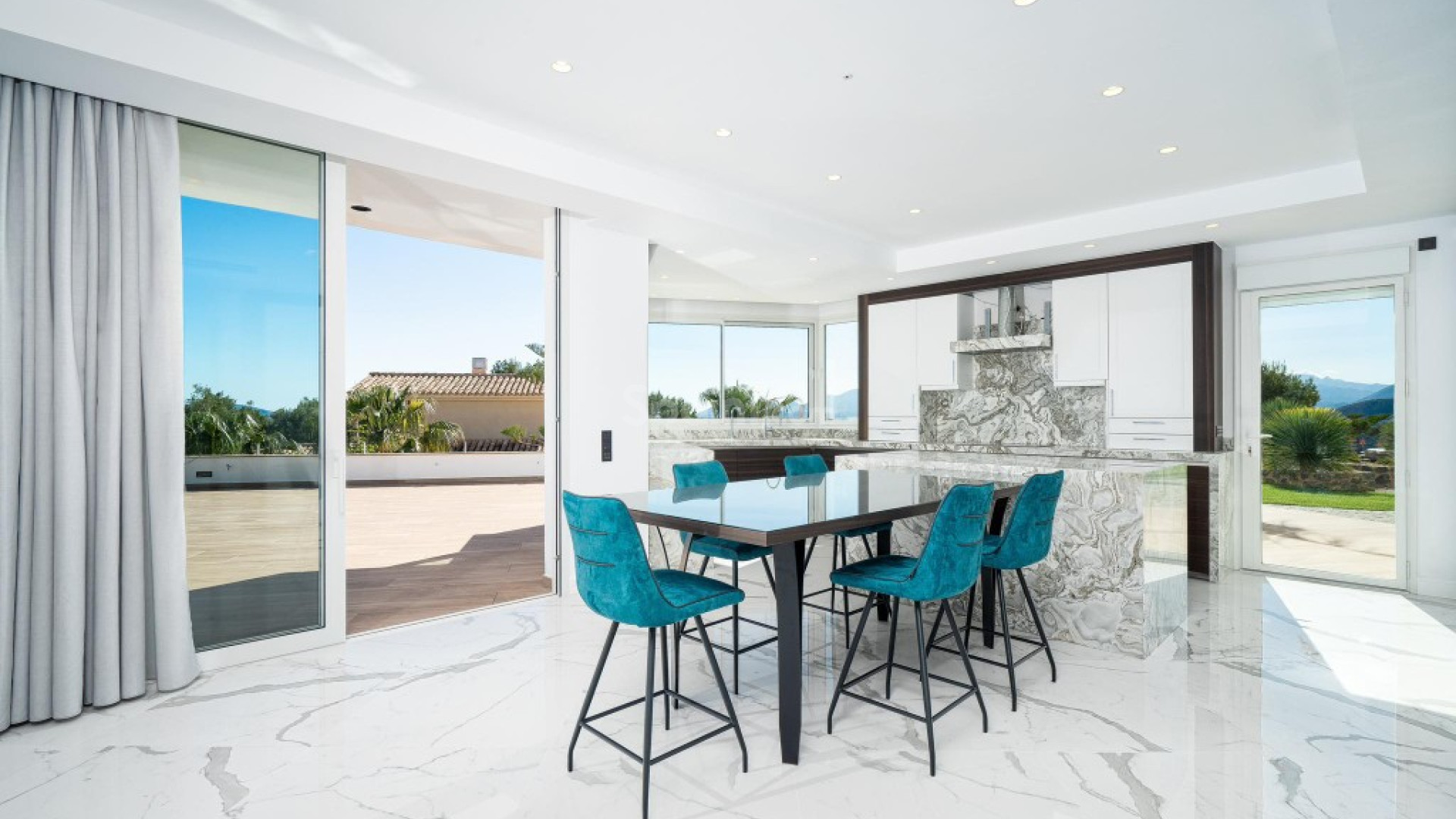 Resale - Villa -
Altea