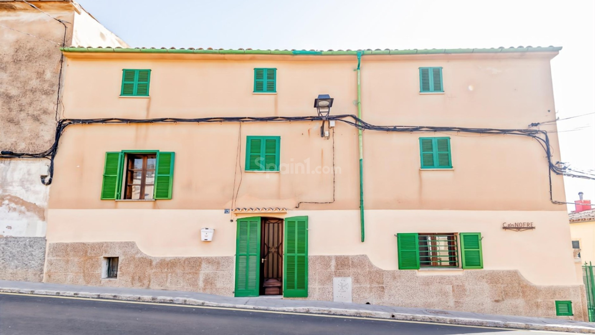 Resale - Villa -
ANDRATX