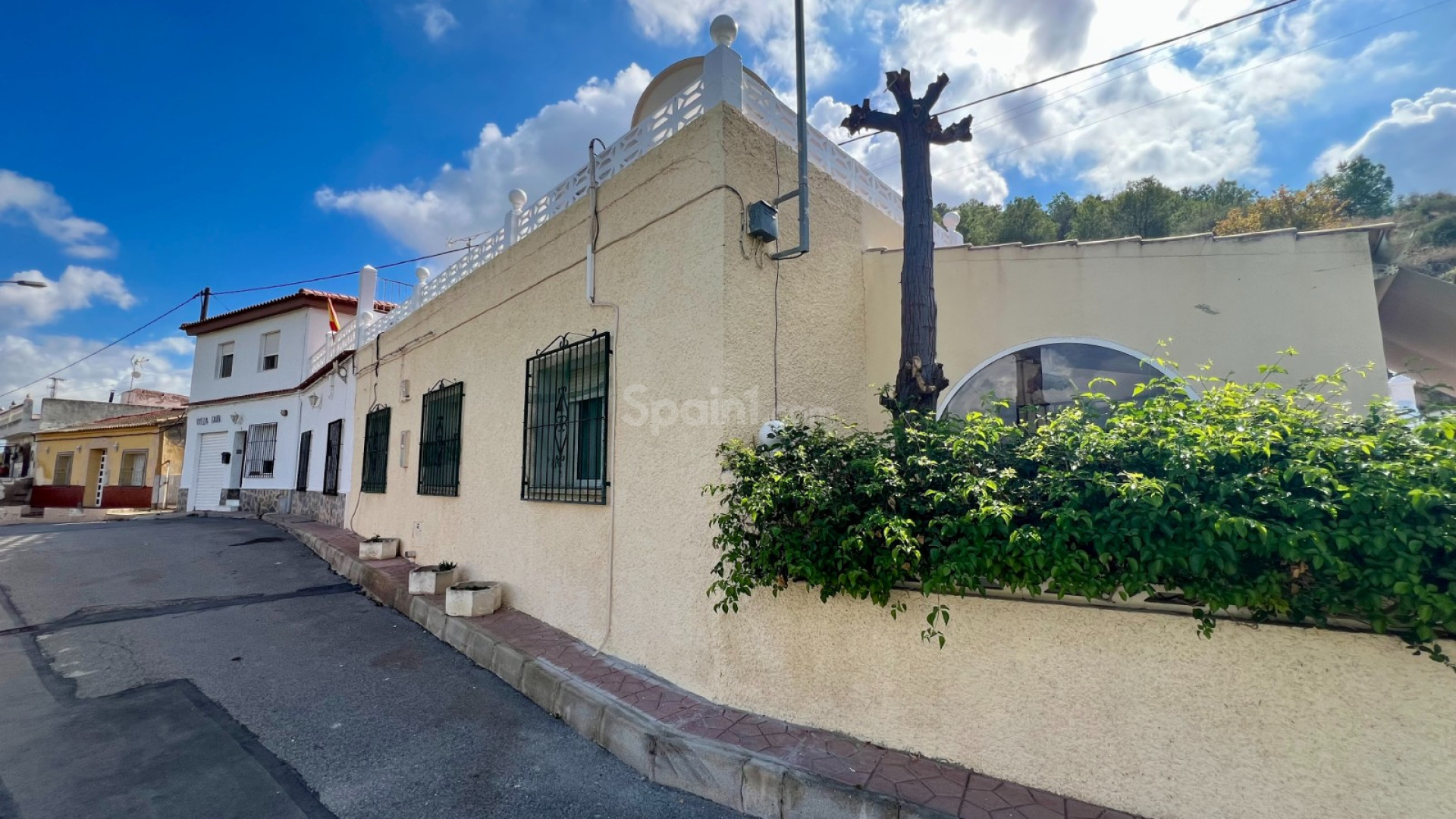 Resale - Villa -
Benferri