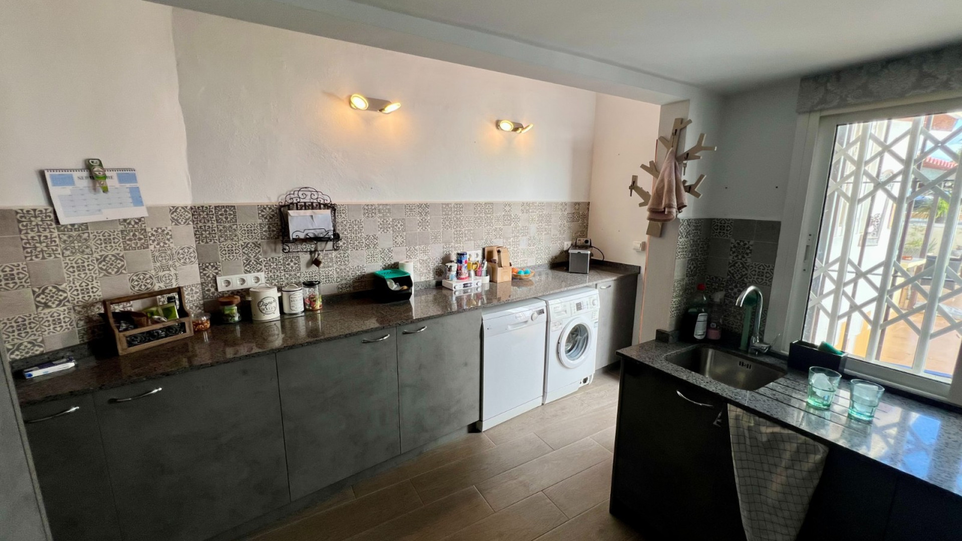 Resale - Villa -
Benferri