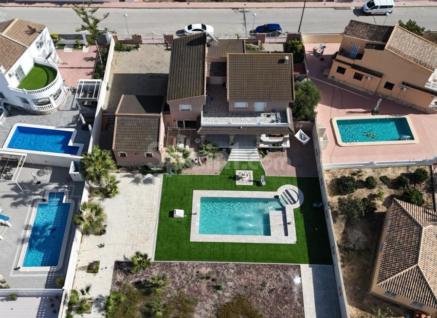 Resale - Villa -
Benijofar