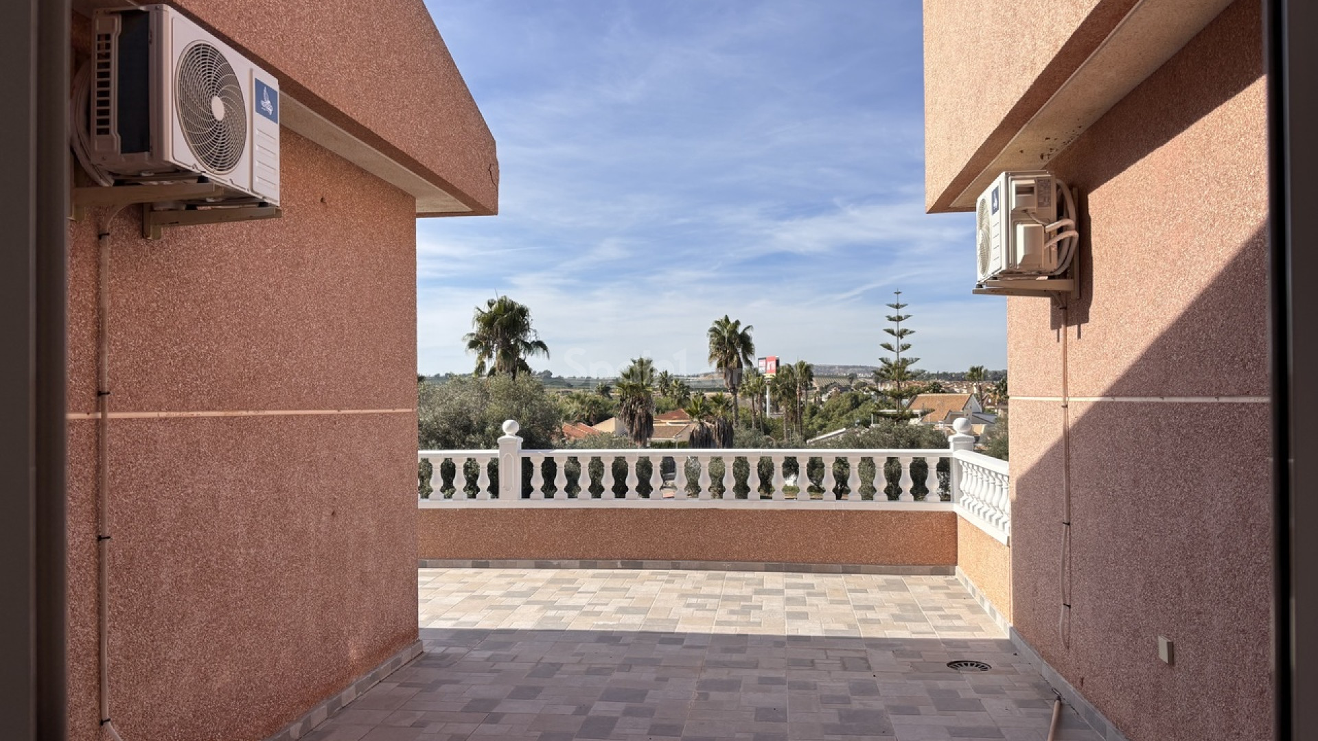 Resale - Villa -
Benijofar