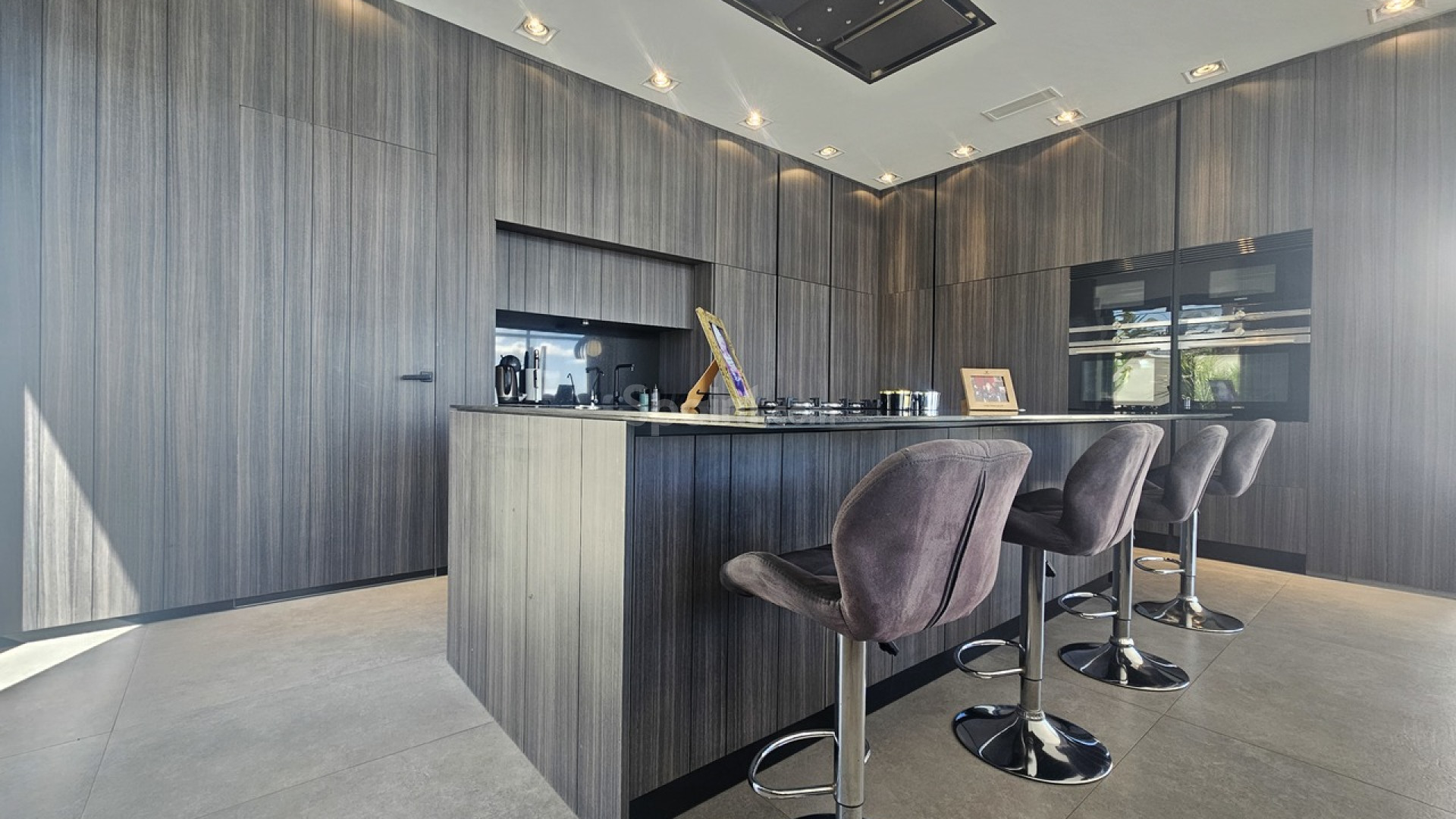 Resale - Villa -
Cabo Roig