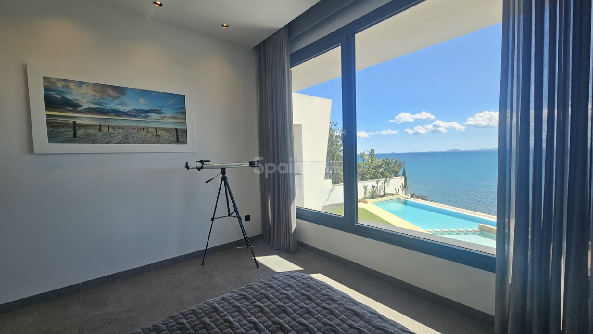 Resale - Villa -
Cabo Roig