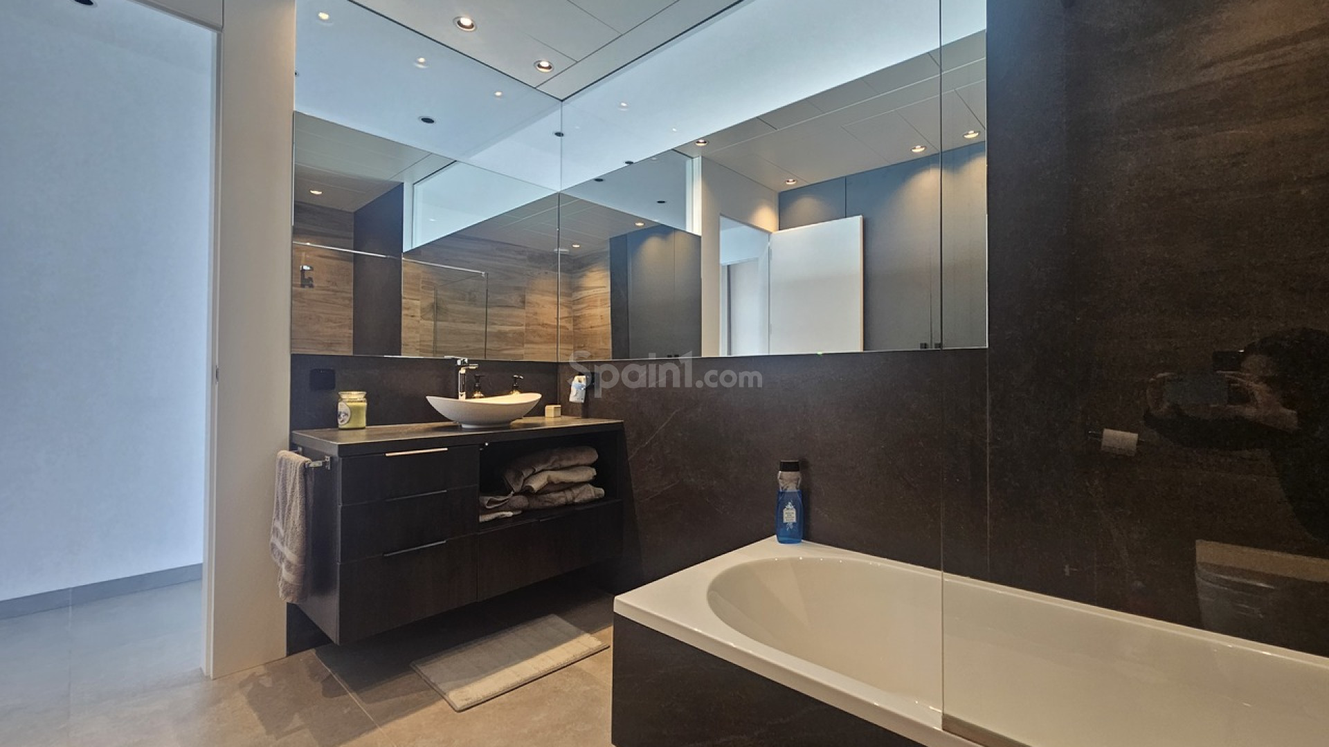 Resale - Villa -
Cabo Roig