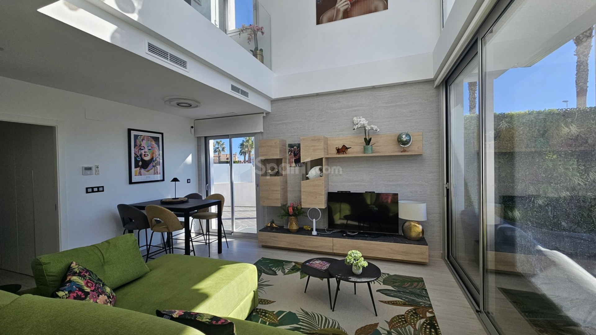 Resale - Villa -
Cabo Roig
