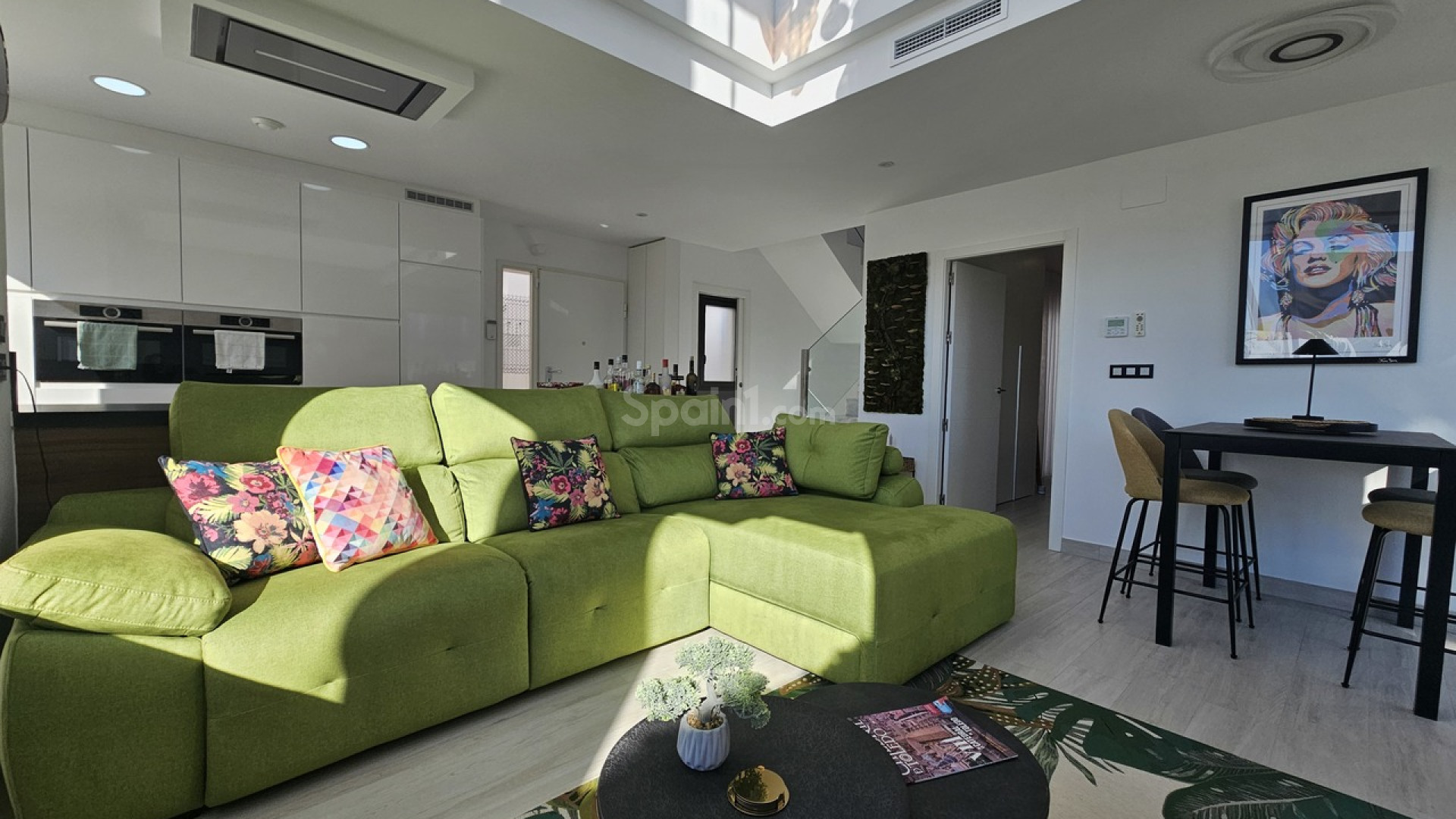 Resale - Villa -
Cabo Roig