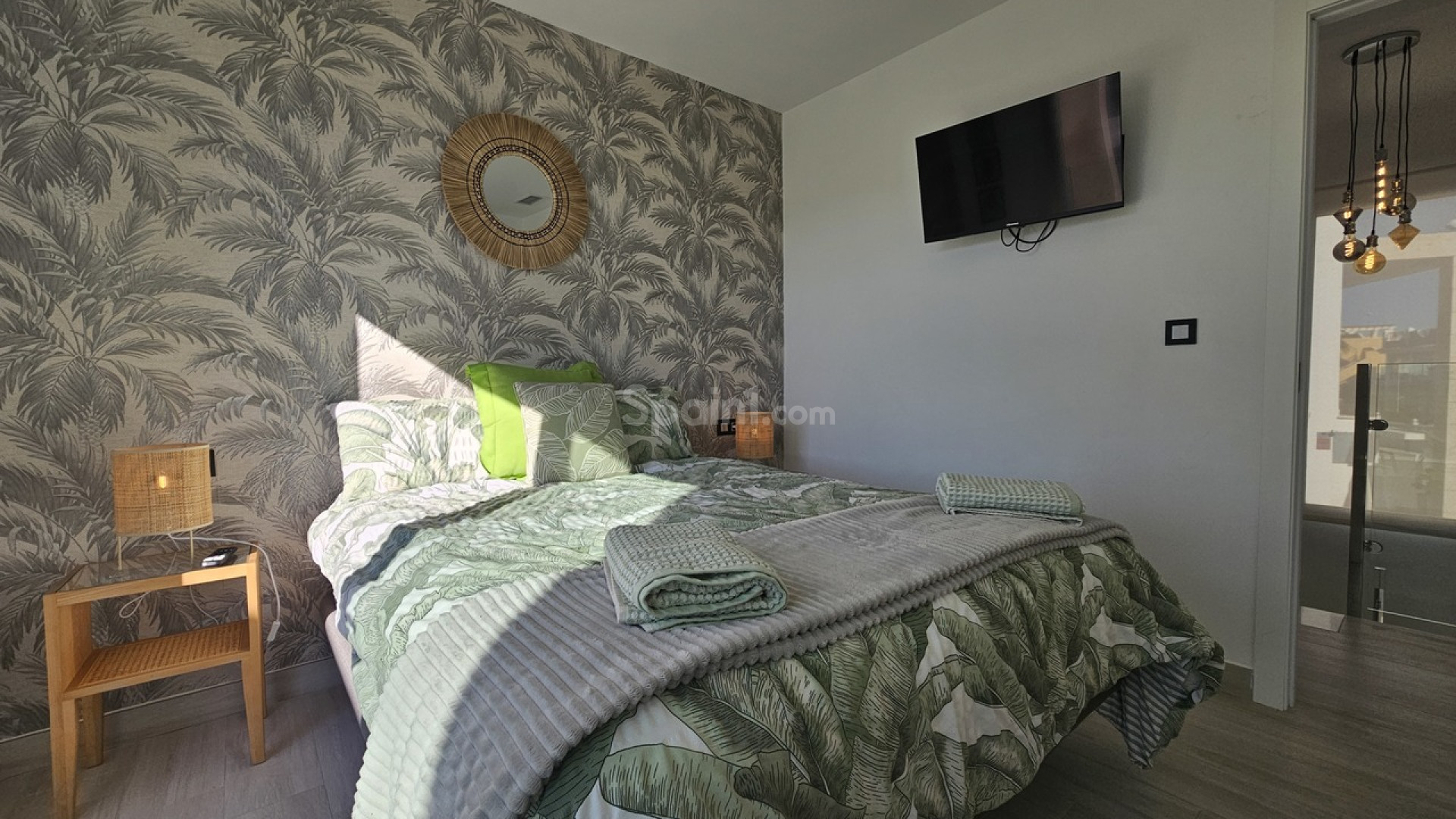 Resale - Villa -
Cabo Roig