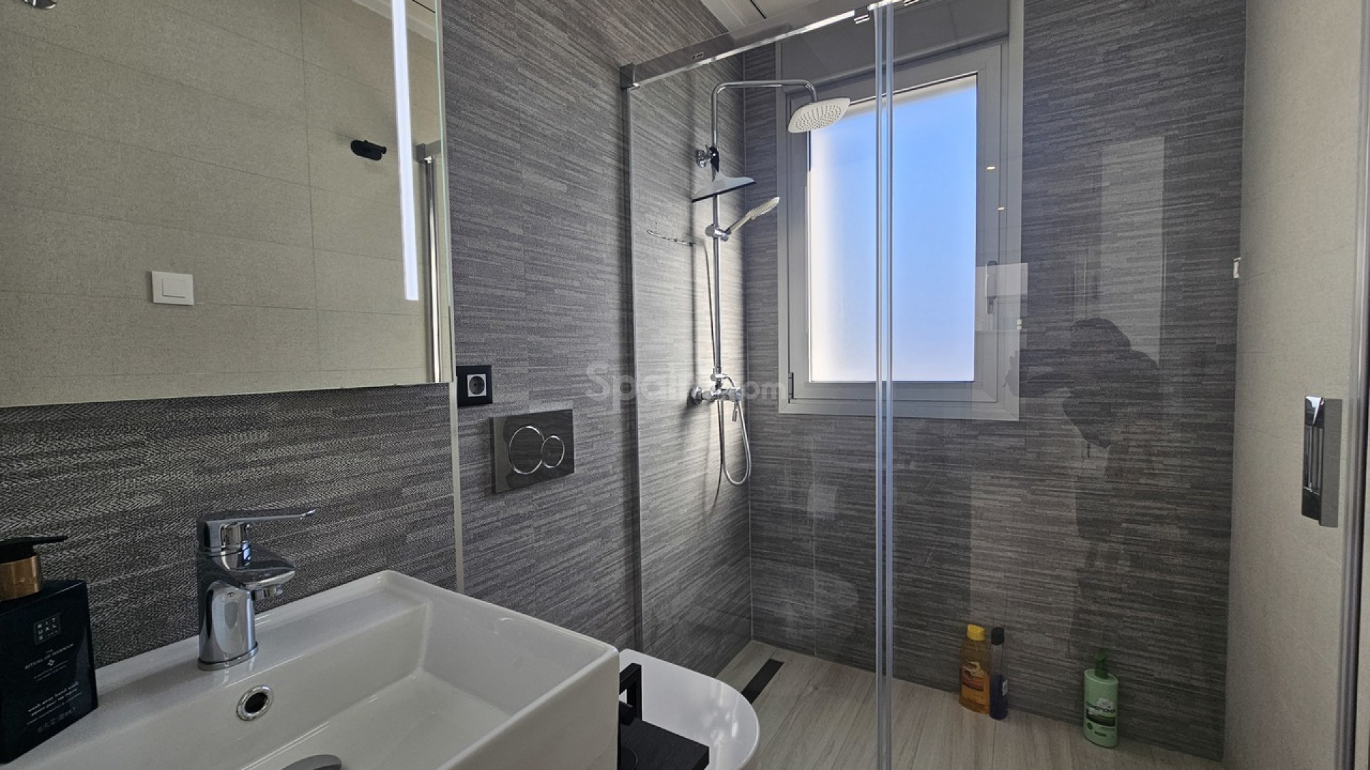 Resale - Villa -
Cabo Roig