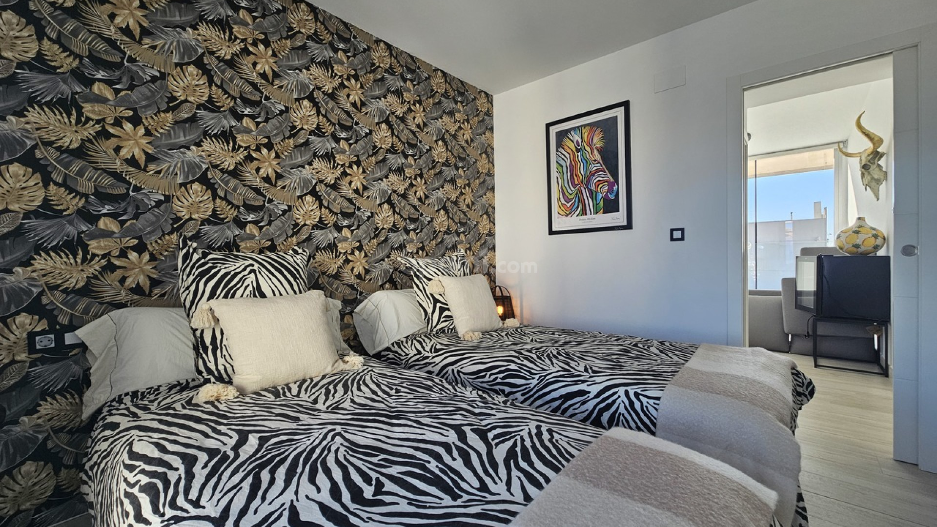 Resale - Villa -
Cabo Roig