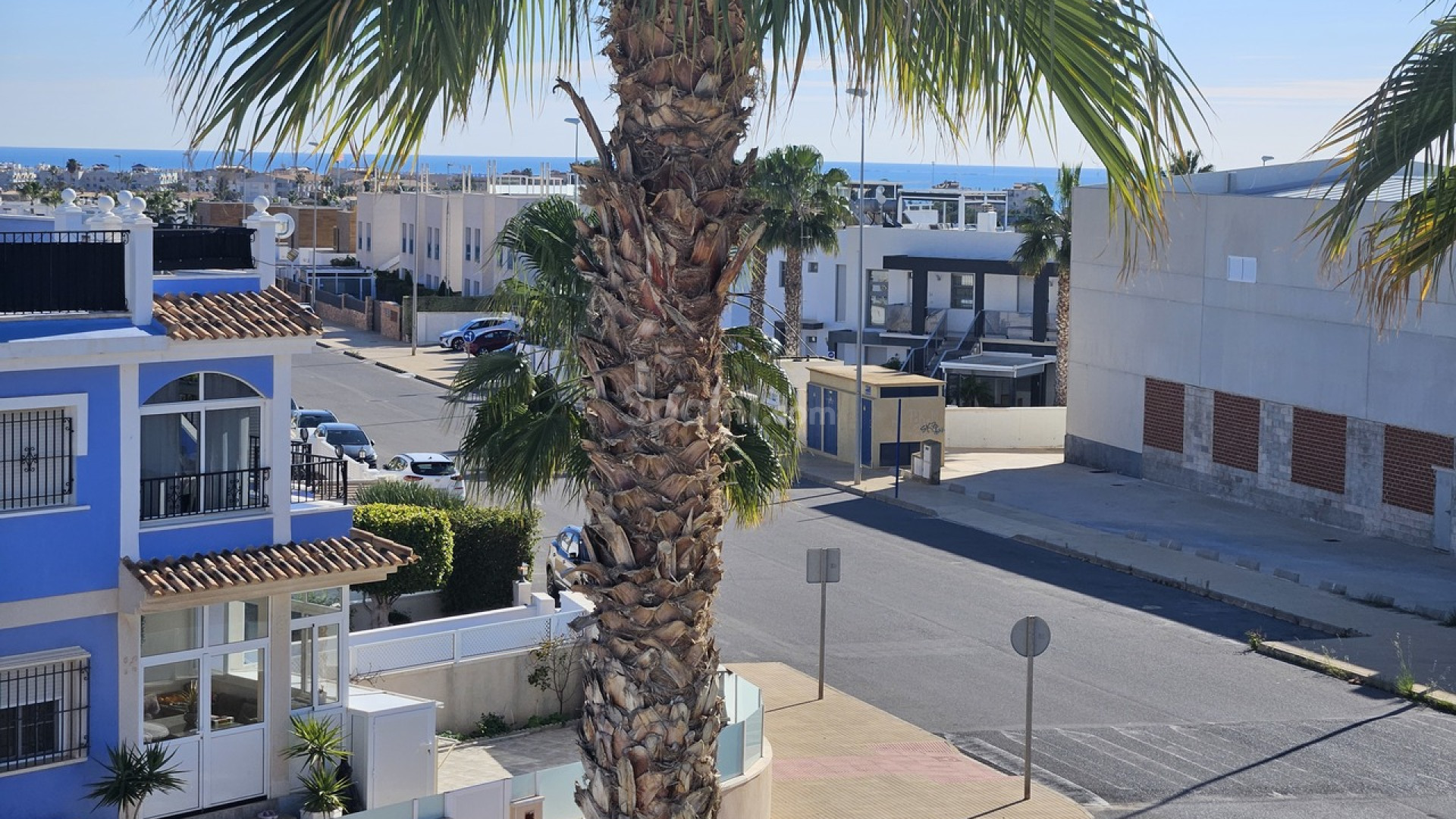 Resale - Villa -
Cabo Roig