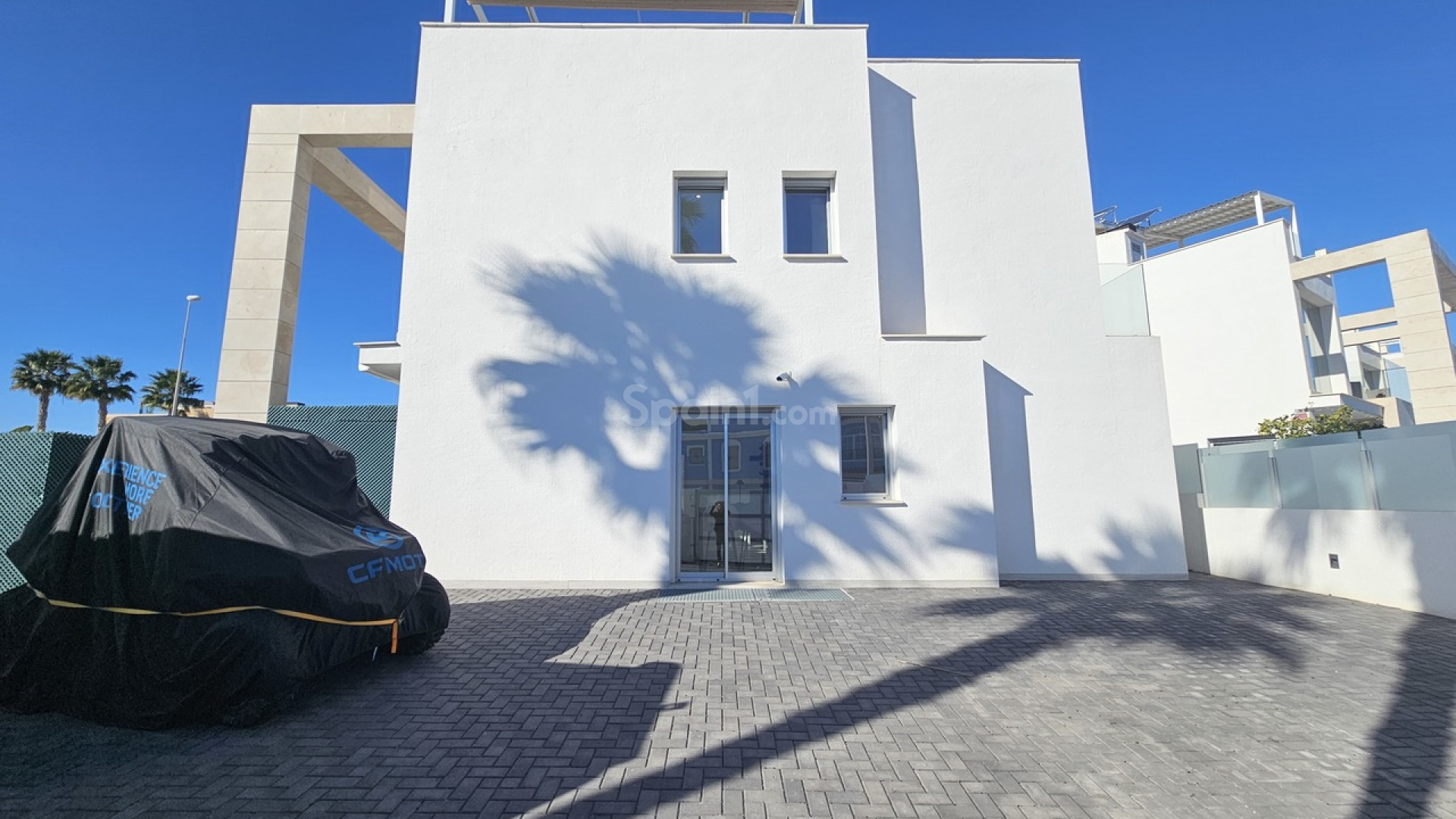 Resale - Villa -
Cabo Roig