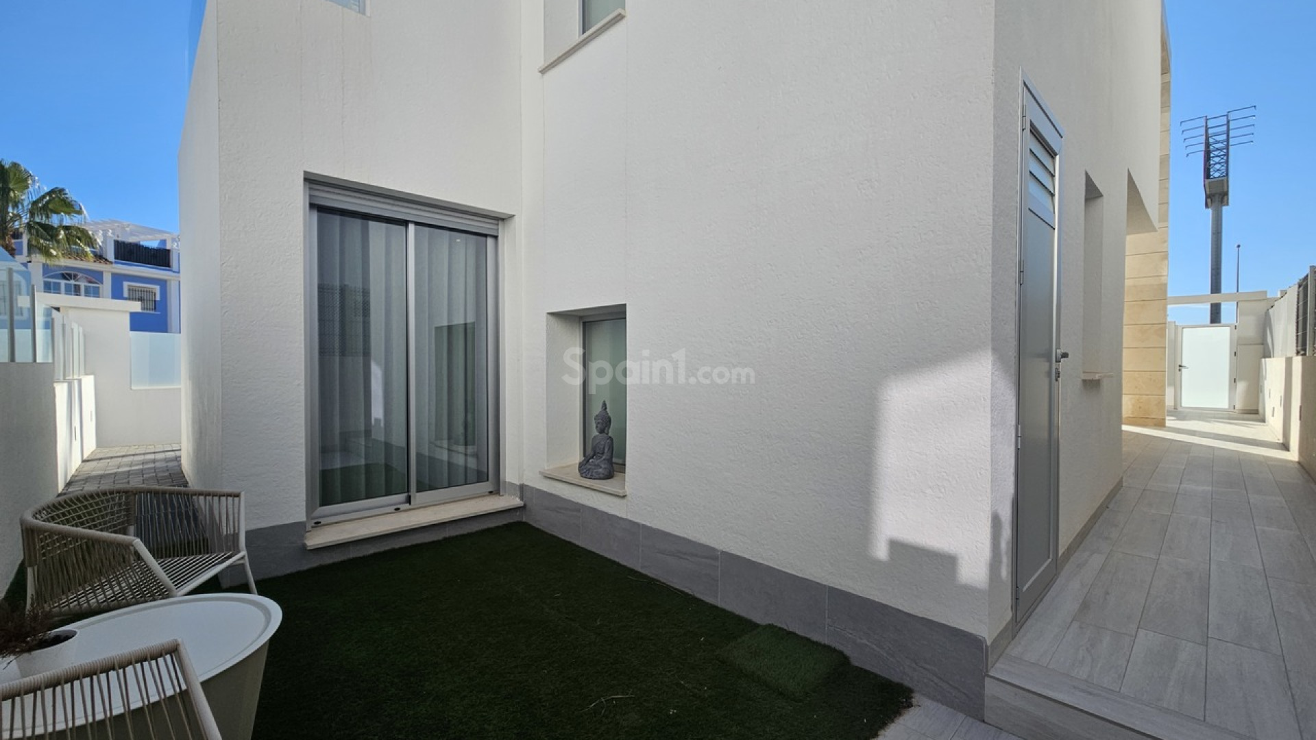 Resale - Villa -
Cabo Roig