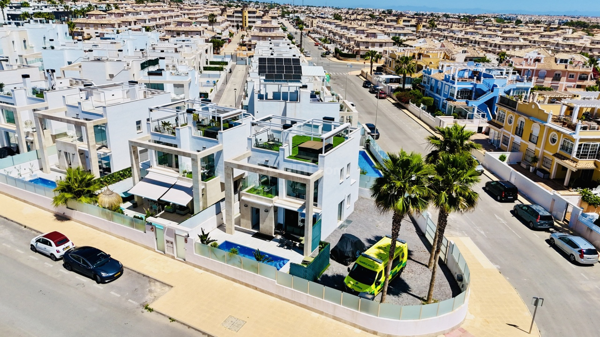 Resale - Villa -
Cabo Roig