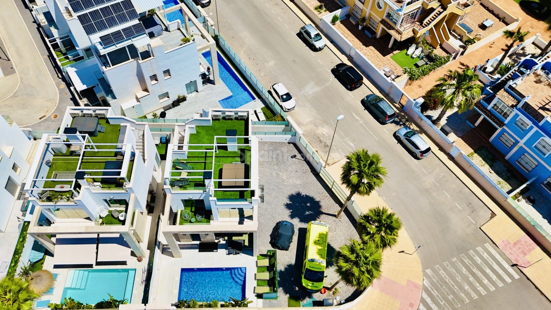 Resale - Villa -
Cabo Roig