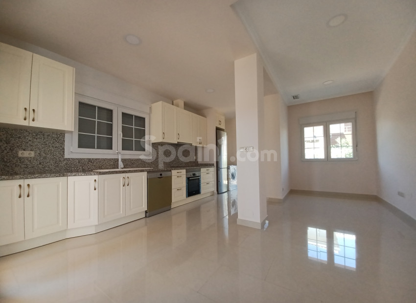 Resale - Villa -
Cabo Roig