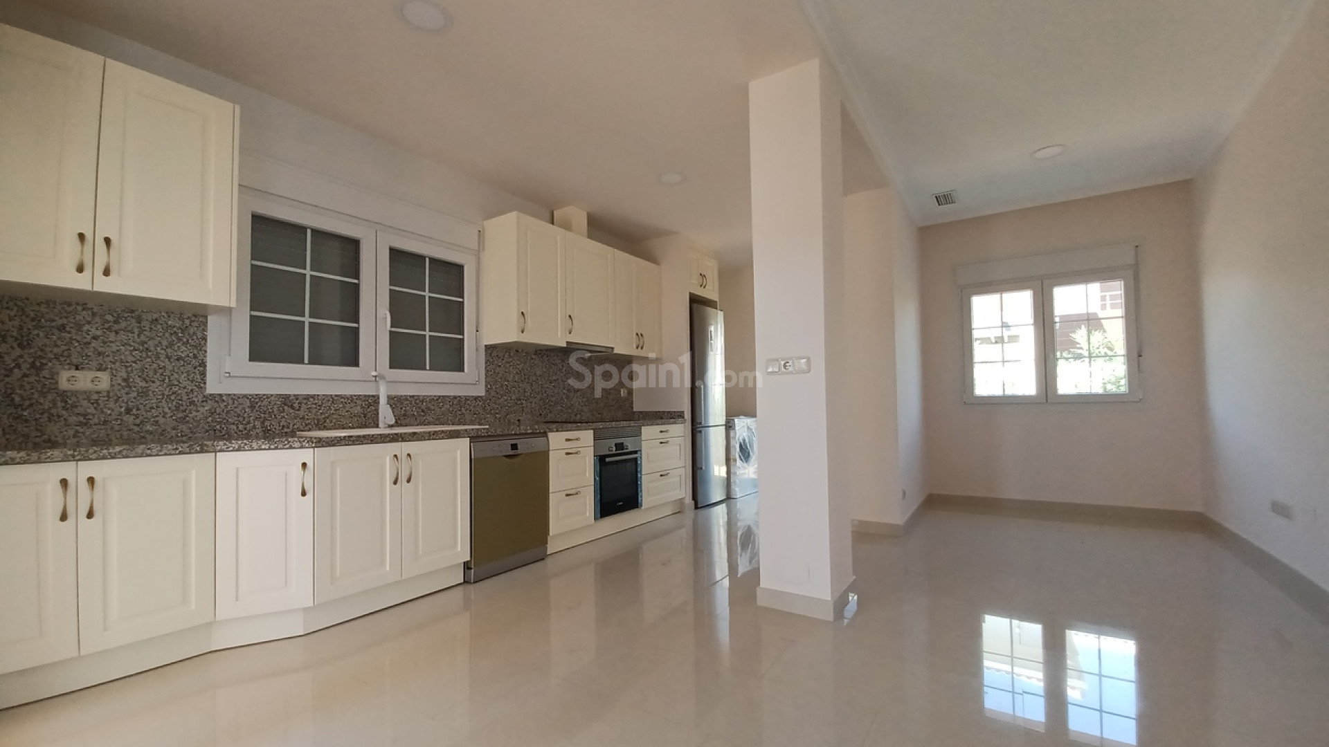 Resale - Villa -
Cabo Roig