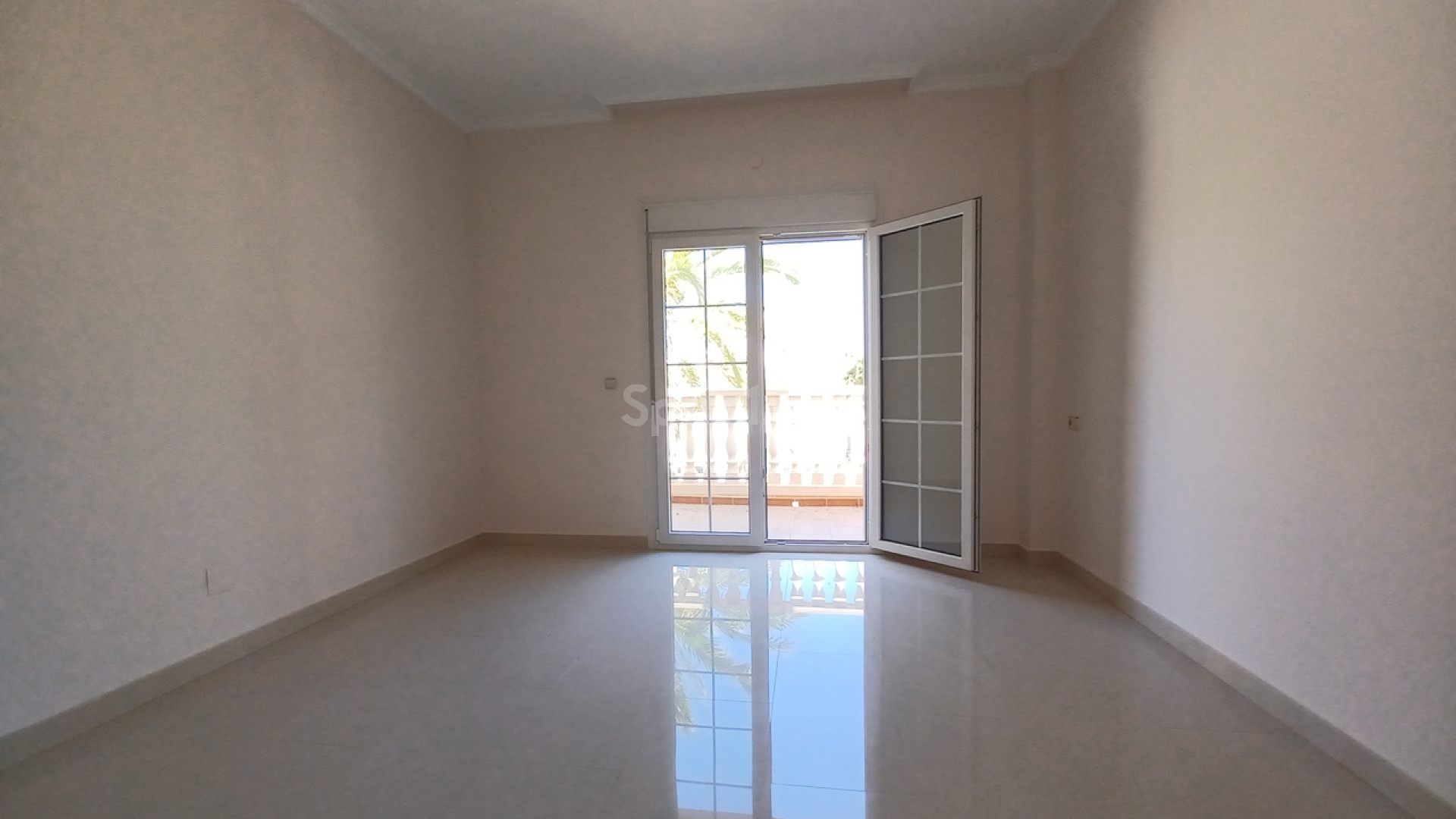 Resale - Villa -
Cabo Roig