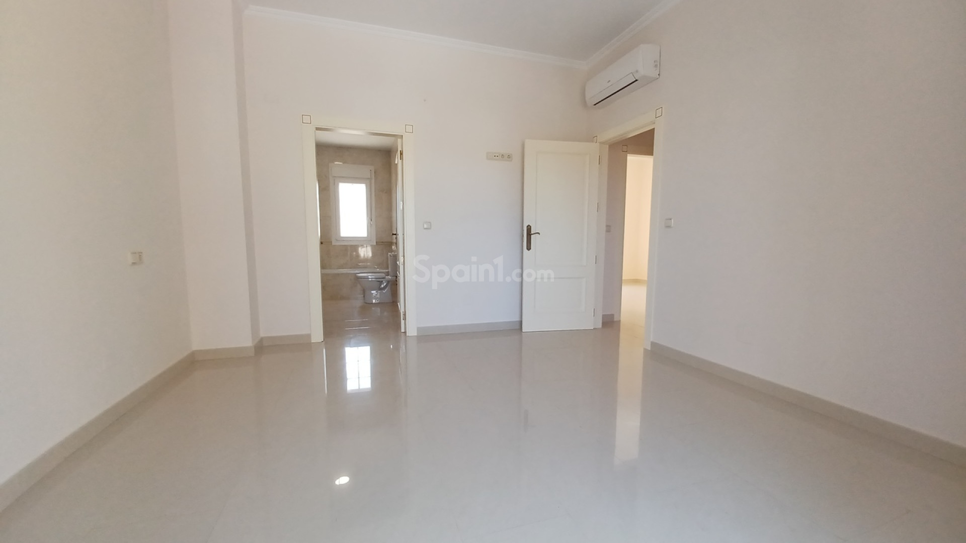 Resale - Villa -
Cabo Roig