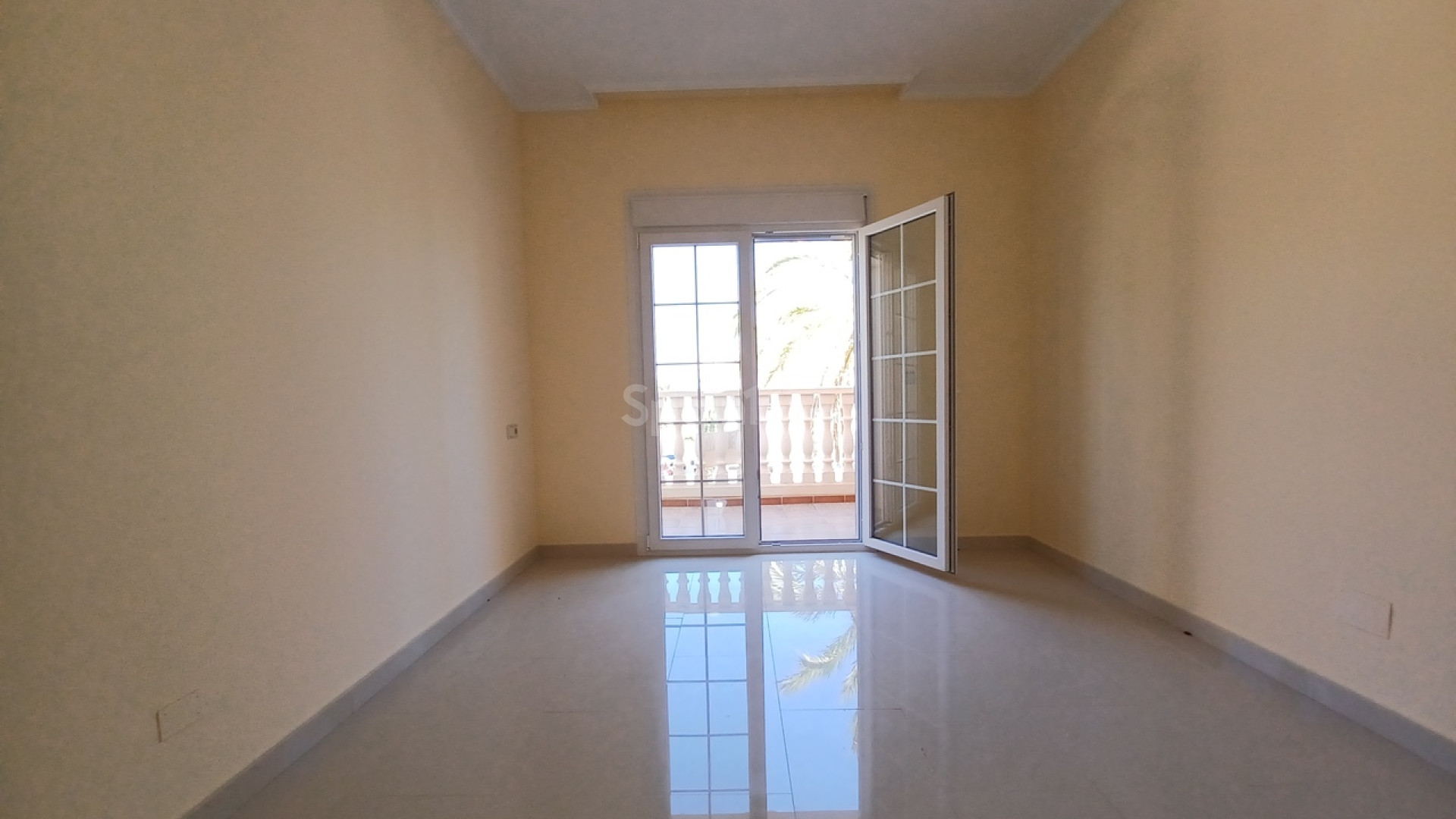 Resale - Villa -
Cabo Roig