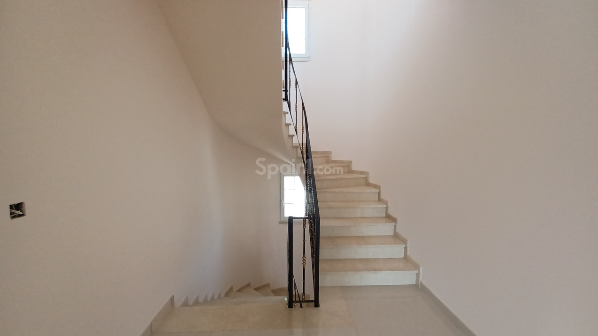 Resale - Villa -
Cabo Roig