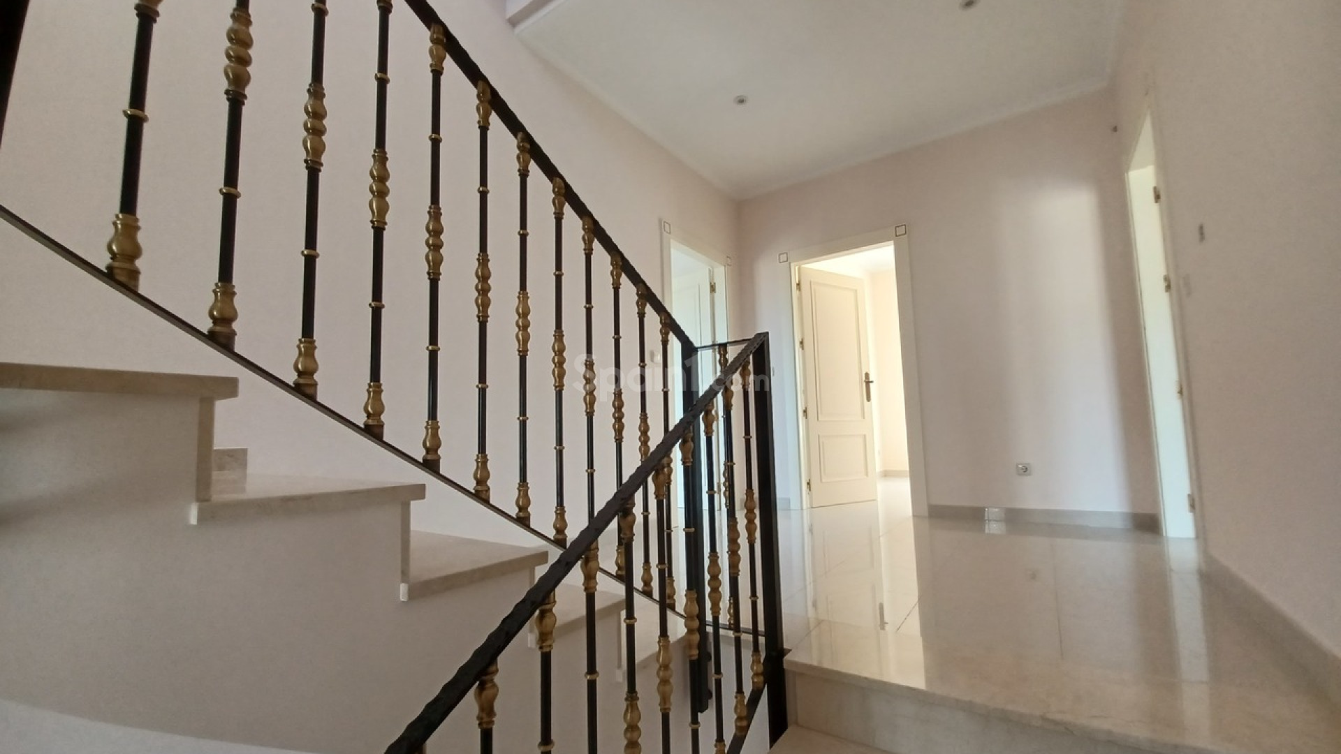 Resale - Villa -
Cabo Roig