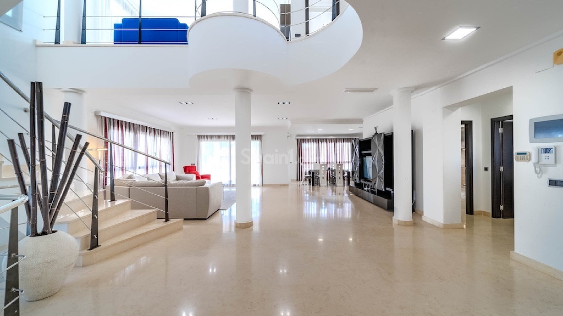 Resale - Villa -
Cabo Roig