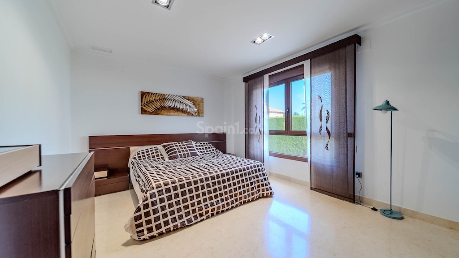 Resale - Villa -
Cabo Roig