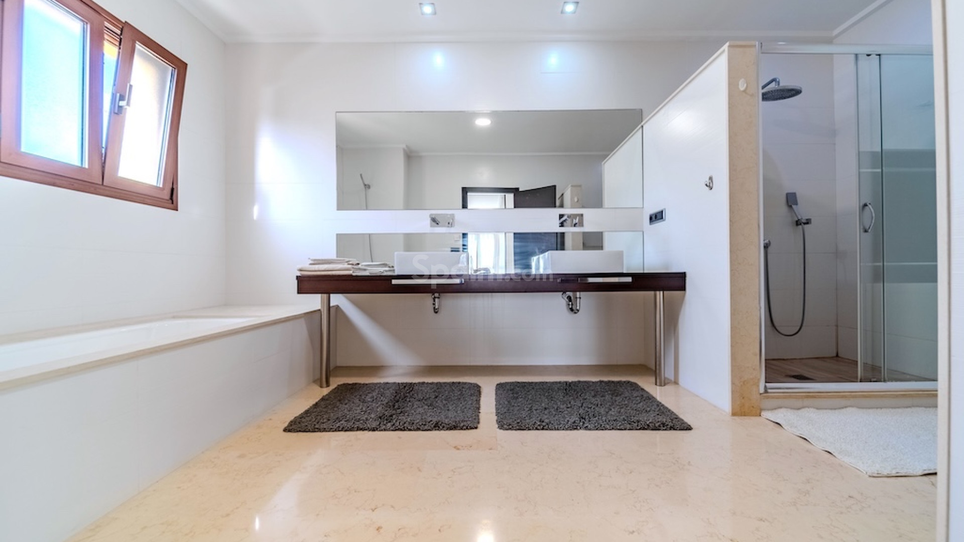 Resale - Villa -
Cabo Roig