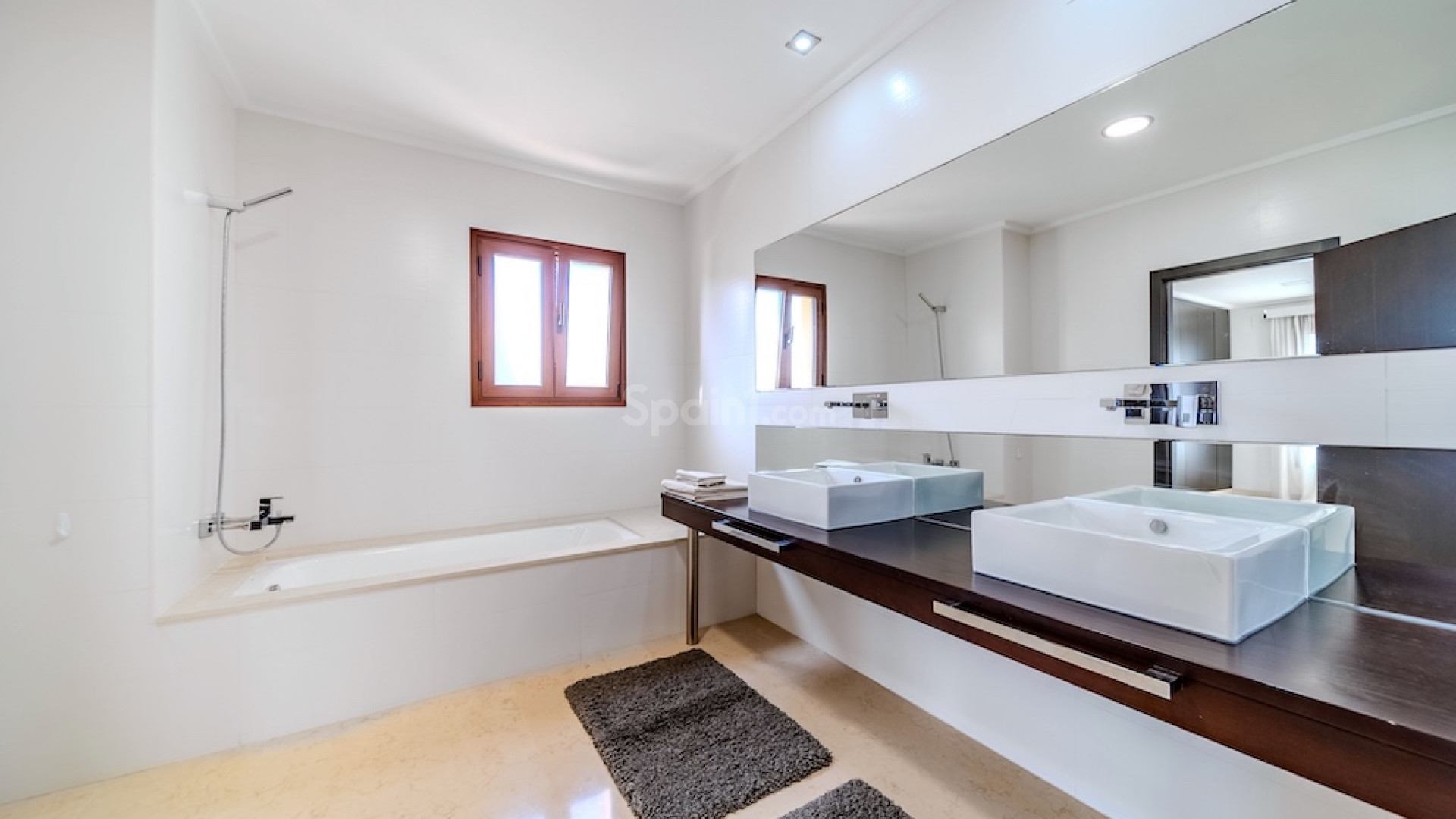 Resale - Villa -
Cabo Roig