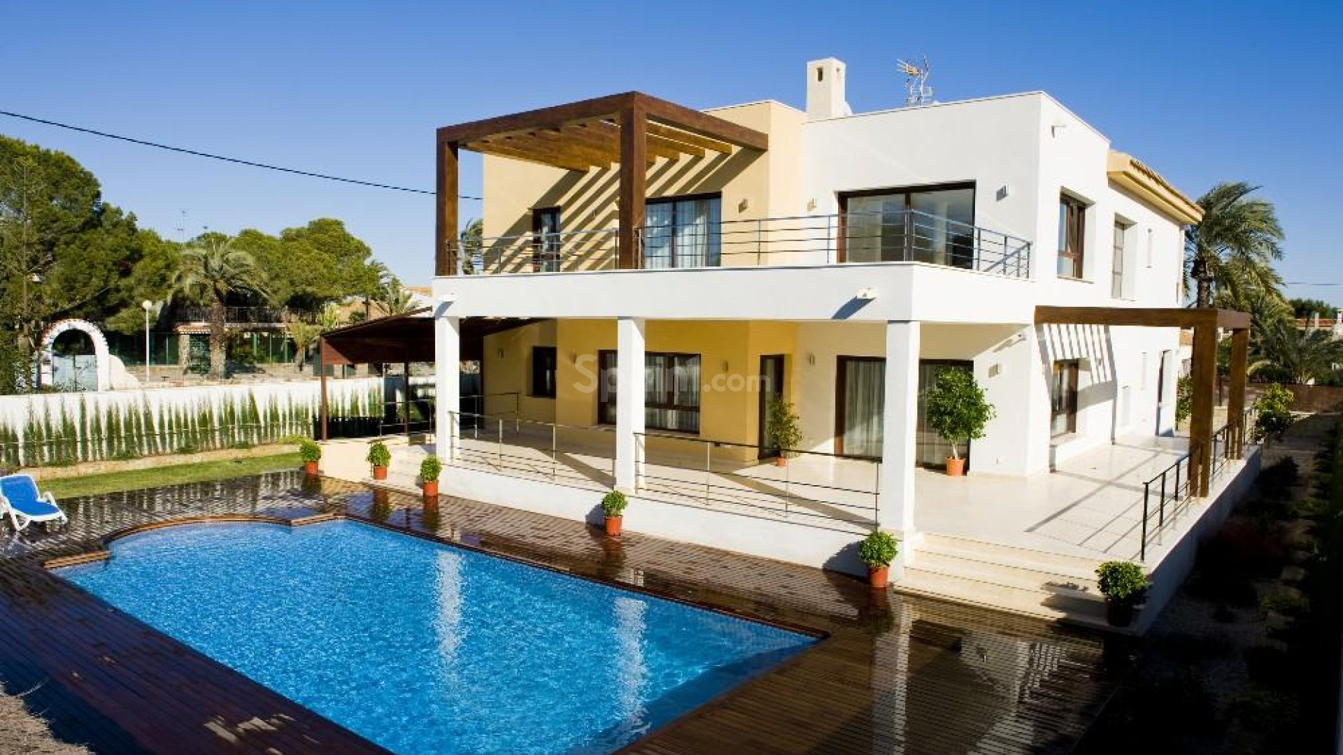 Resale - Villa -
Cabo Roig