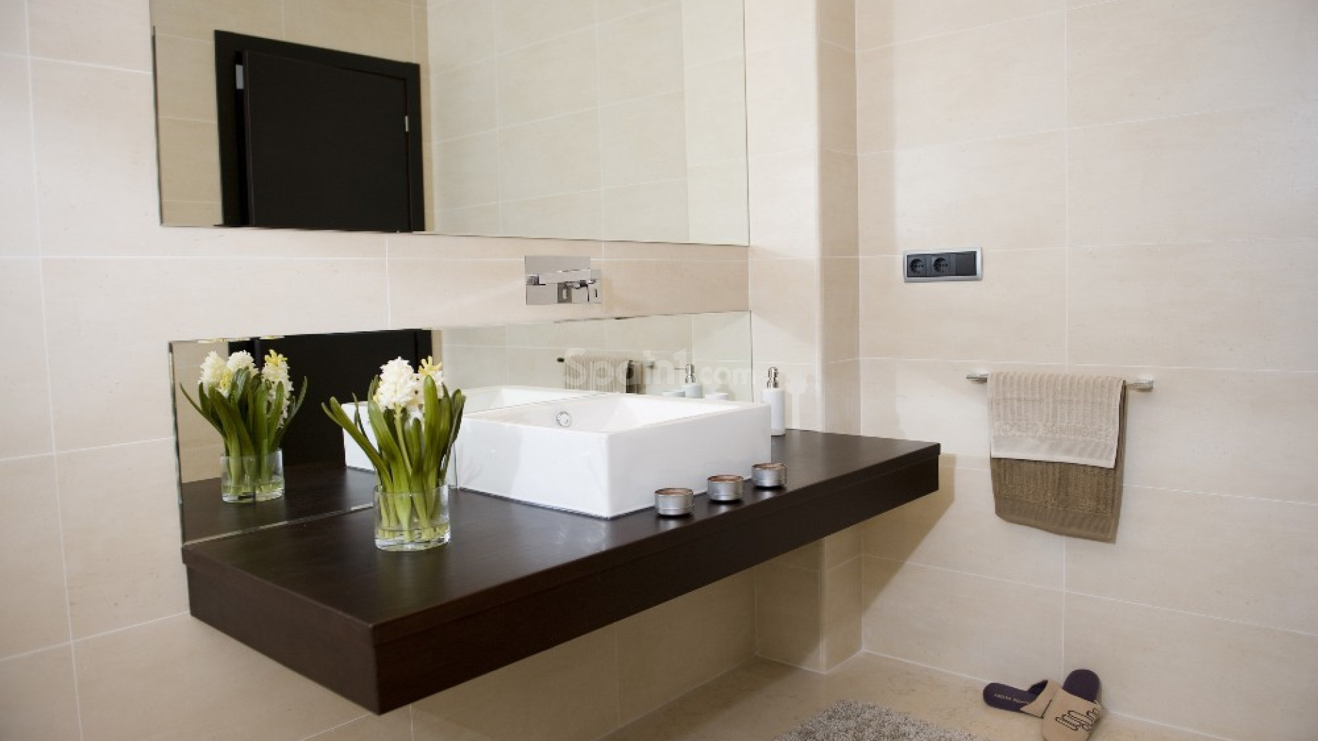 Resale - Villa -
Cabo Roig