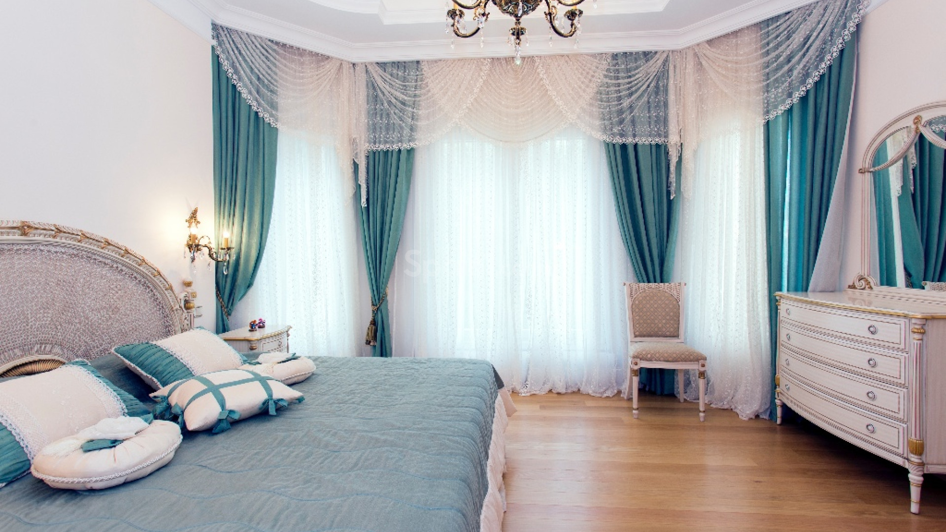 Resale - Villa -
Cabo Roig