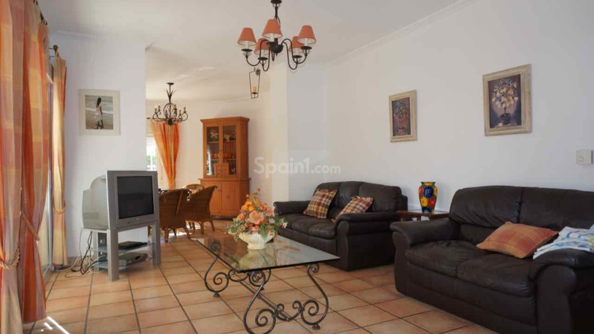 Resale - Villa -
Cabo Roig