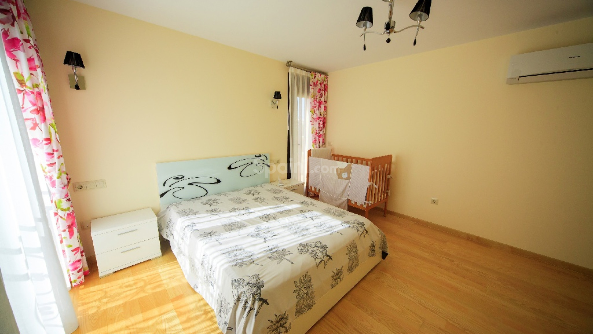 Resale - Villa -
Cabo Roig