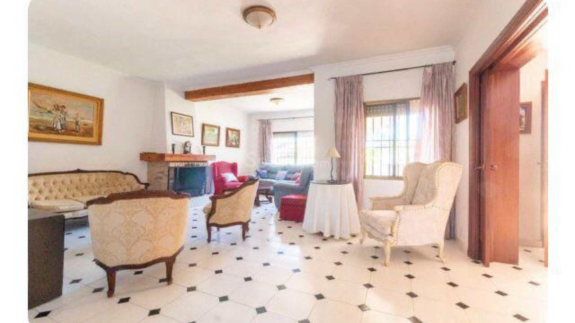 Resale - Villa -
Cabo Roig