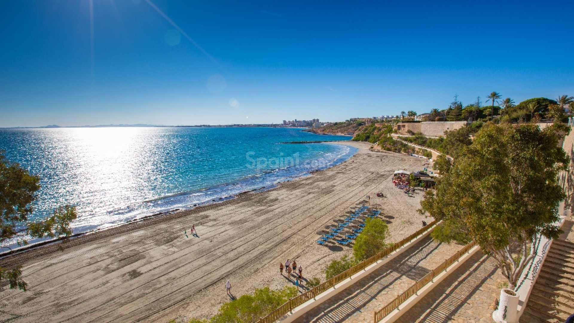 Resale - Villa -
Cabo Roig