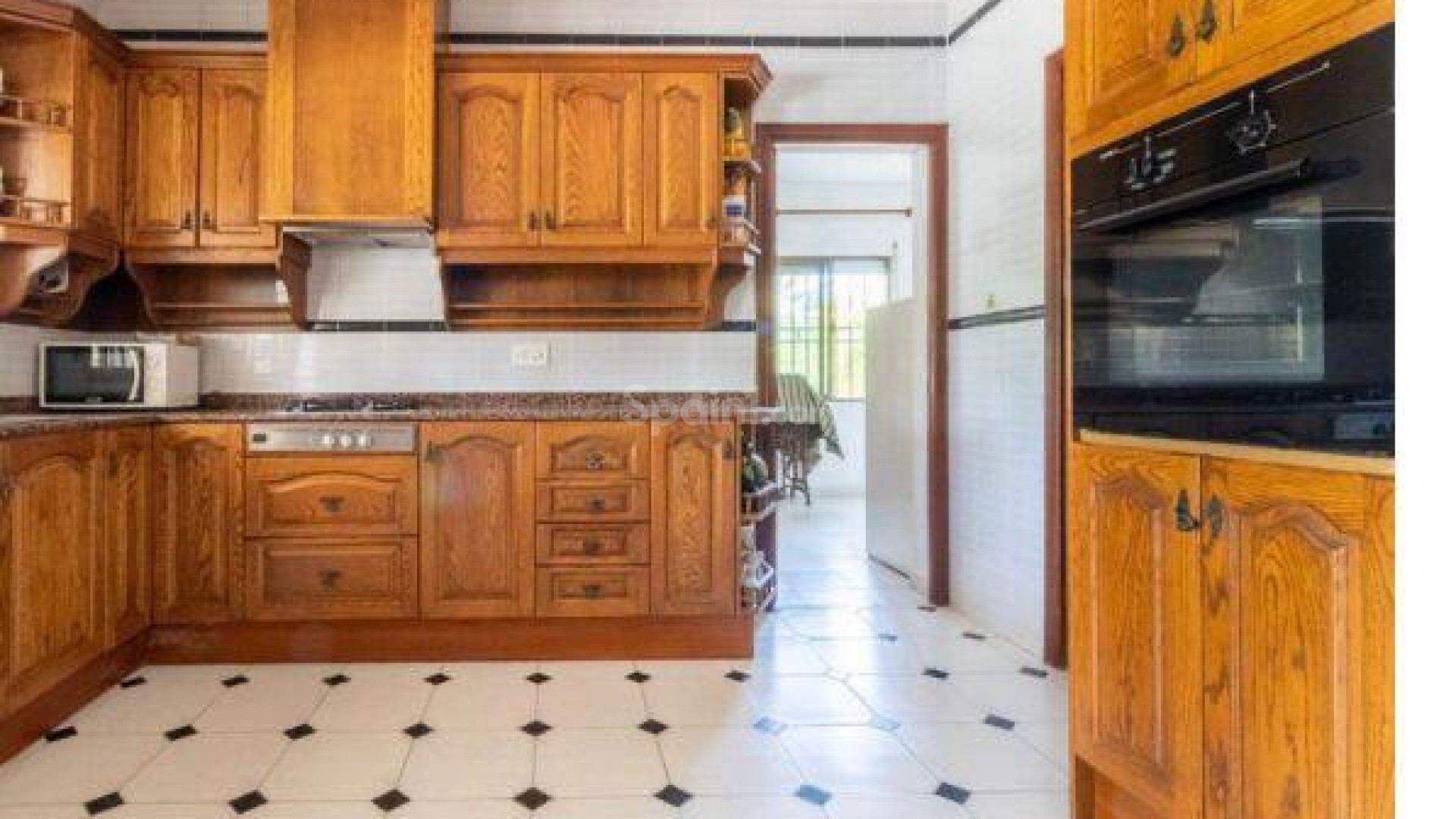 Resale - Villa -
Cabo Roig