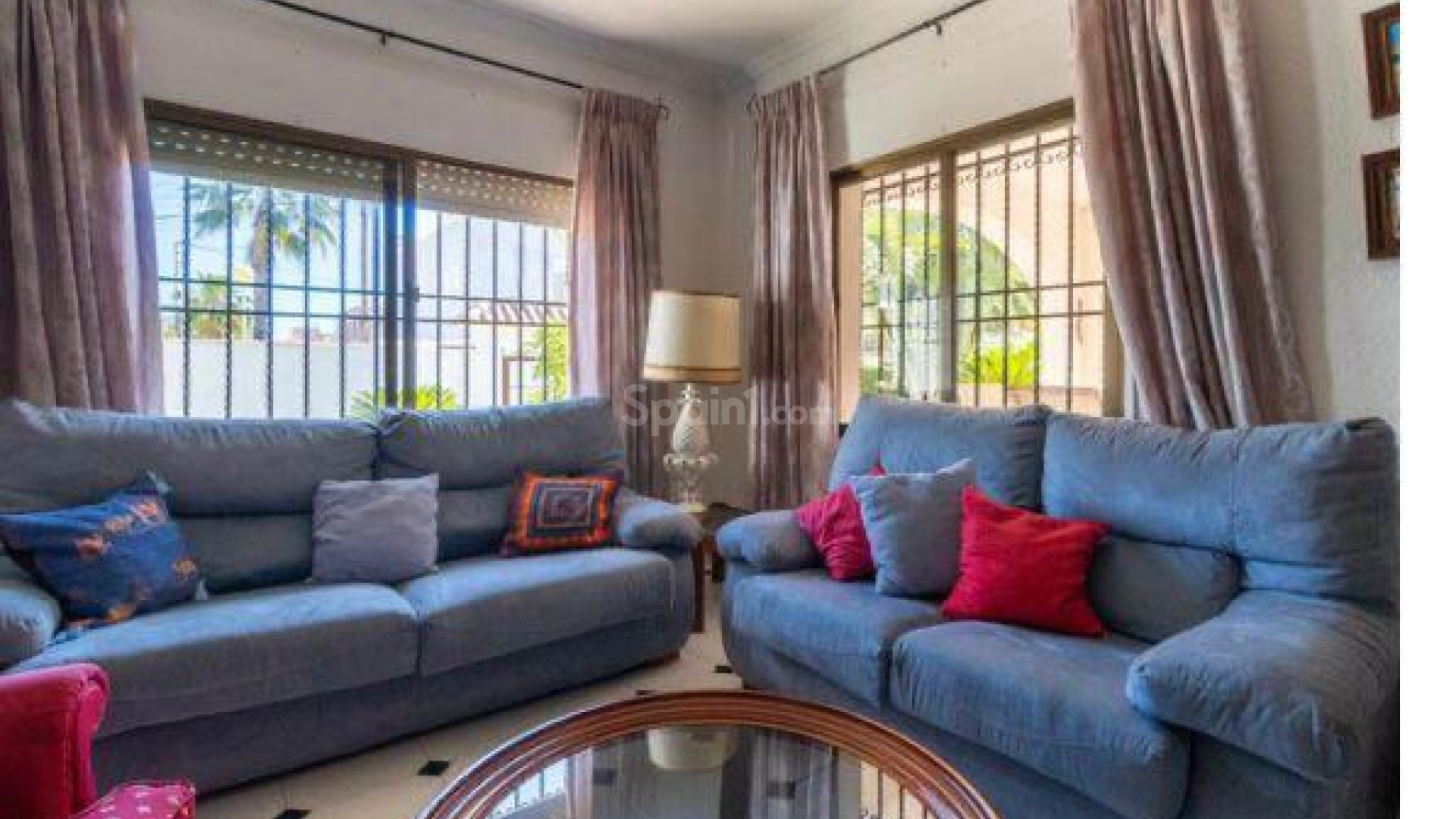 Resale - Villa -
Cabo Roig