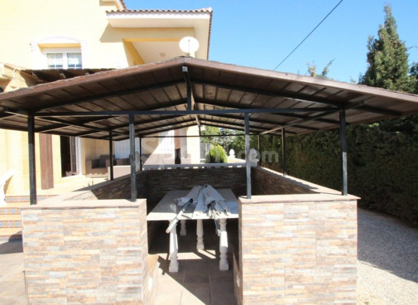 Resale - Villa -
Cabo Roig