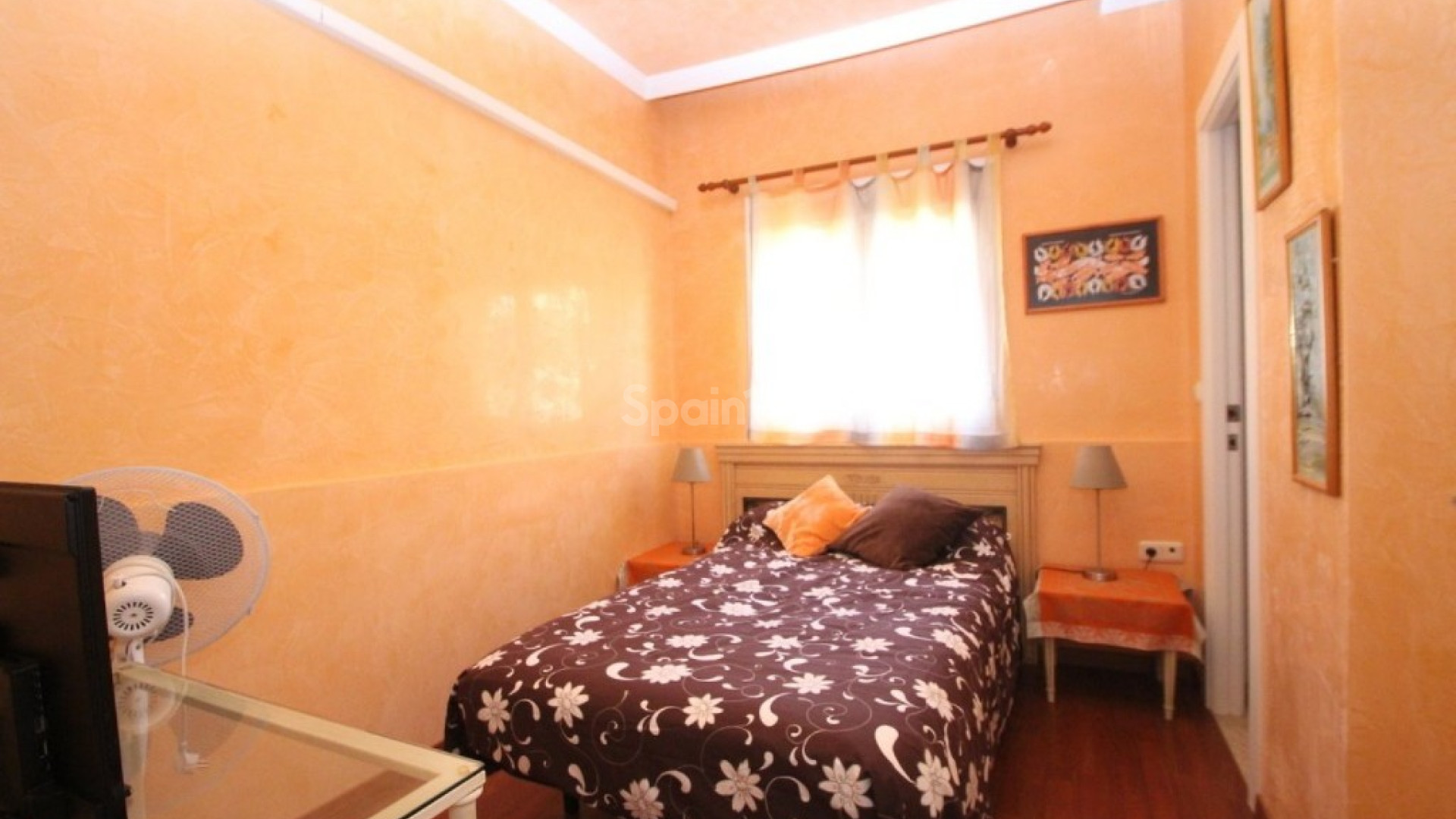 Resale - Villa -
Cabo Roig