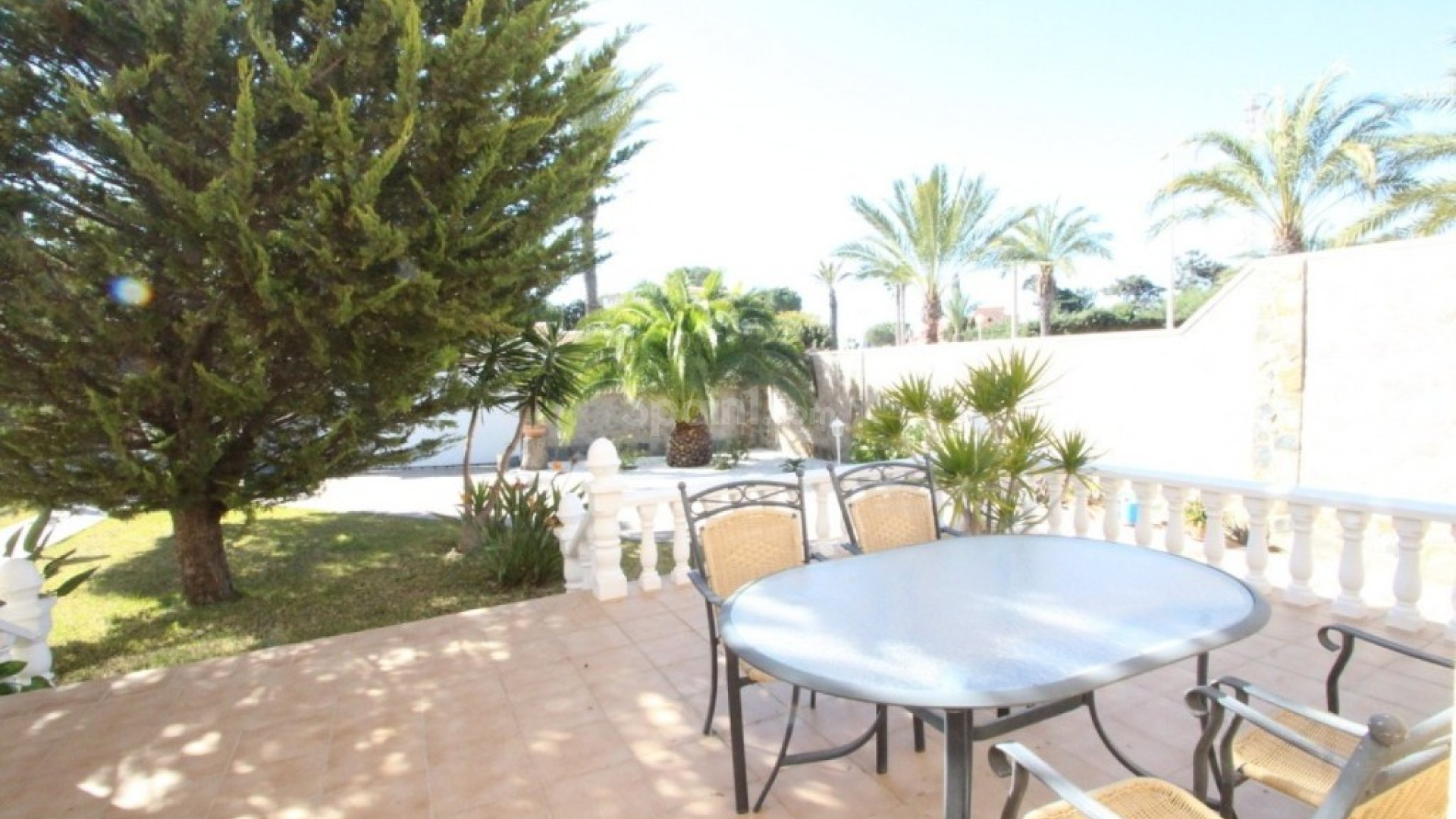 Resale - Villa -
Cabo Roig