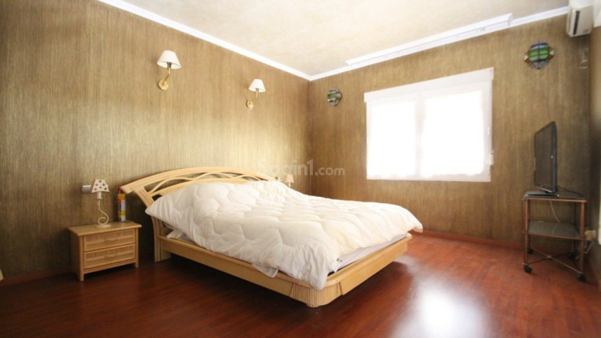 Resale - Villa -
Cabo Roig