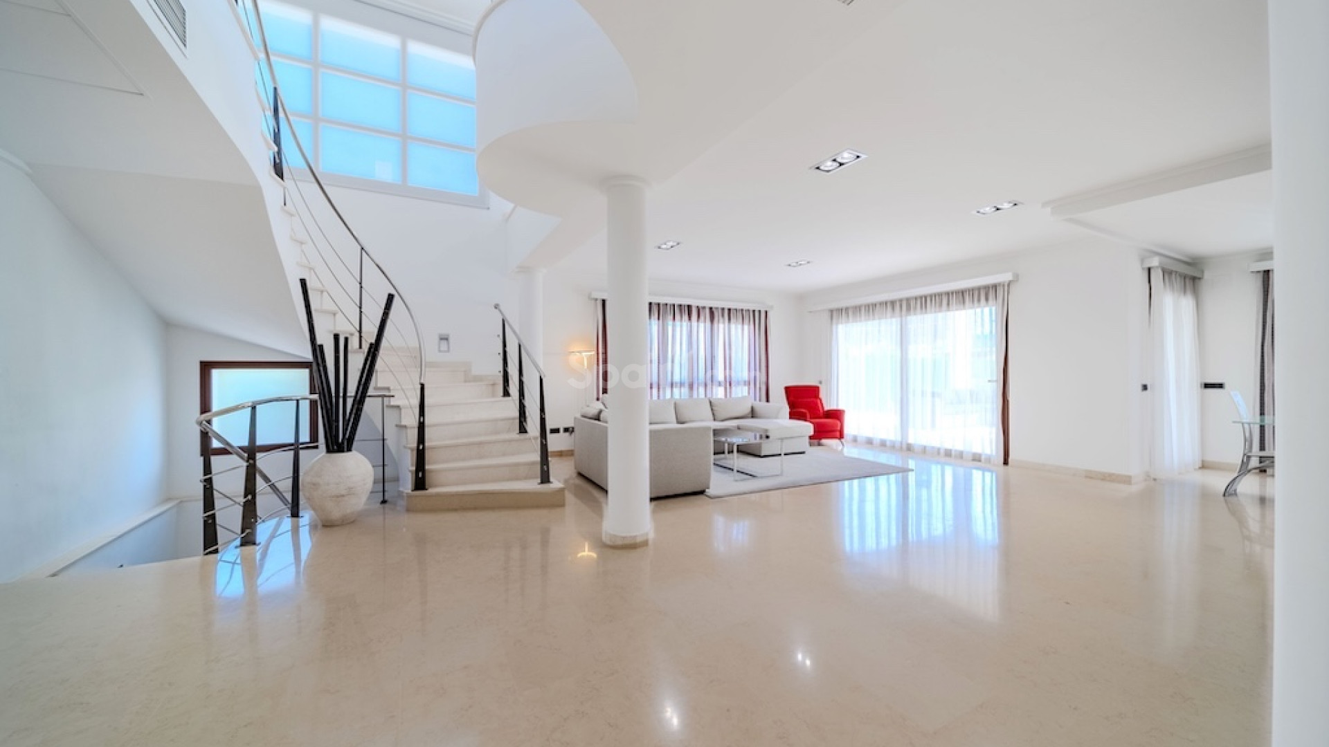 Resale - Villa -
Cabo Roig