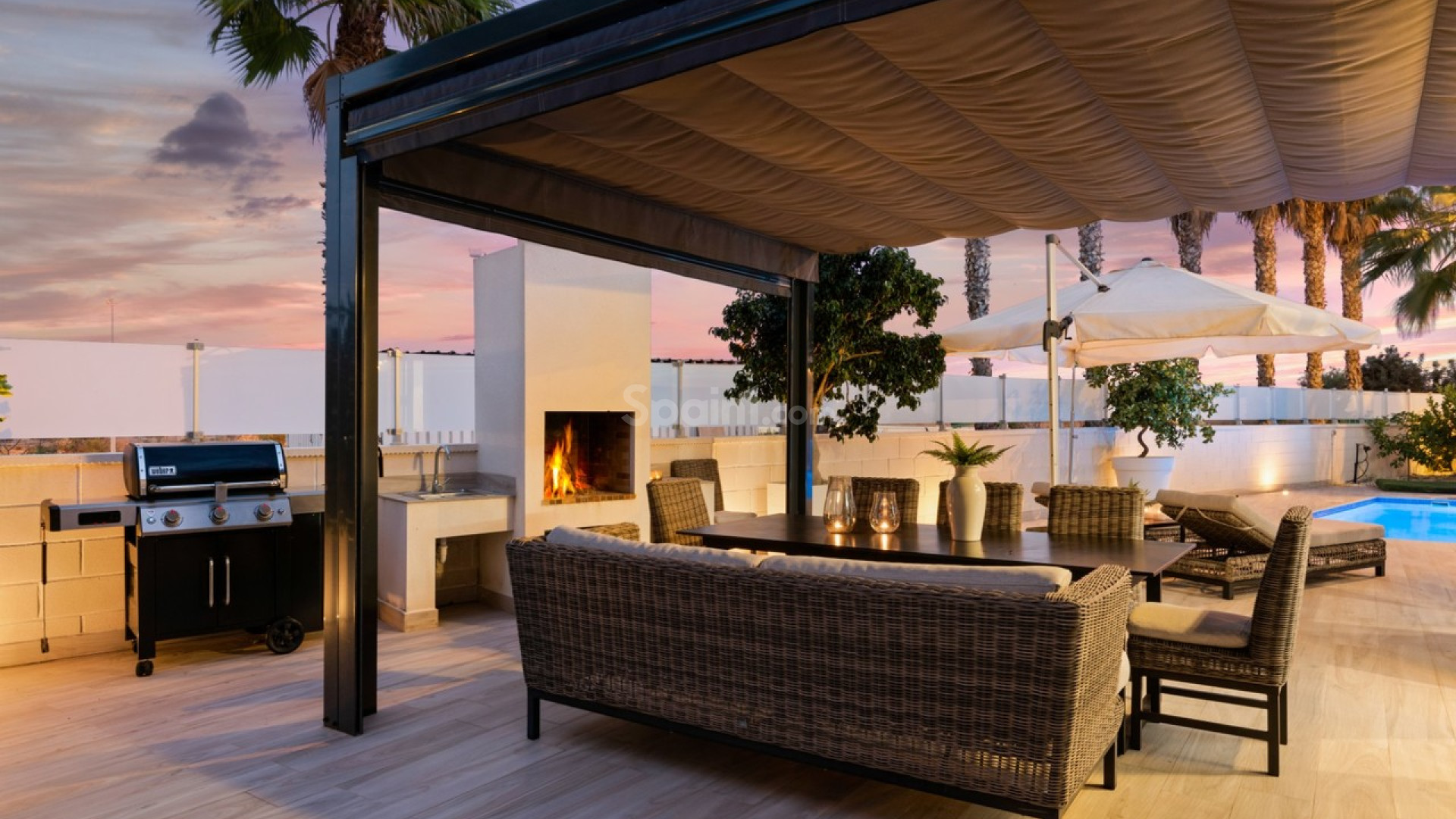 Resale - Villa -
Cabo Roig