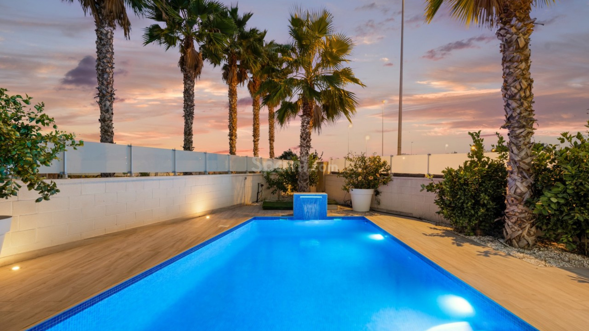 Resale - Villa -
Cabo Roig