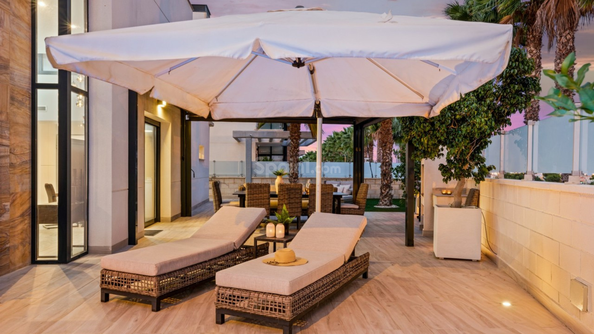 Resale - Villa -
Cabo Roig