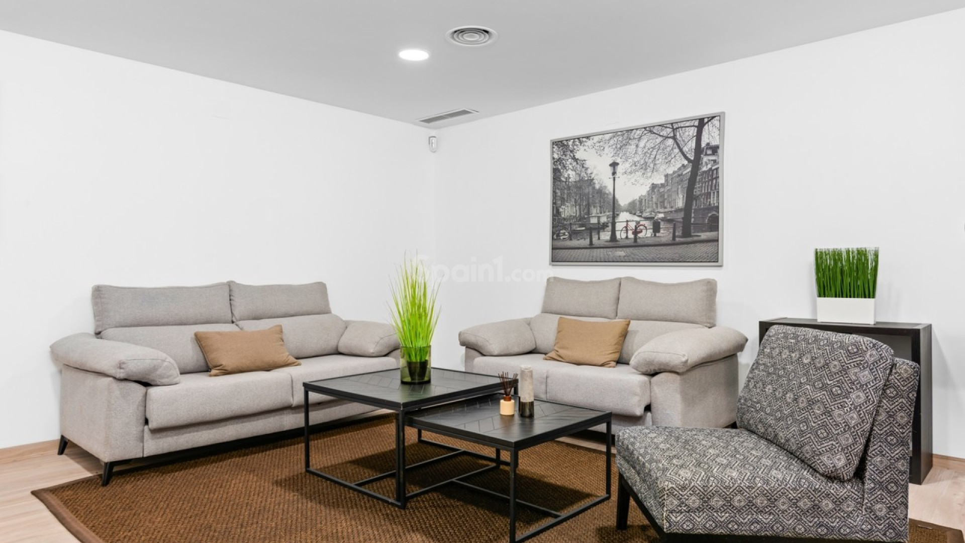 Resale - Villa -
Cabo Roig