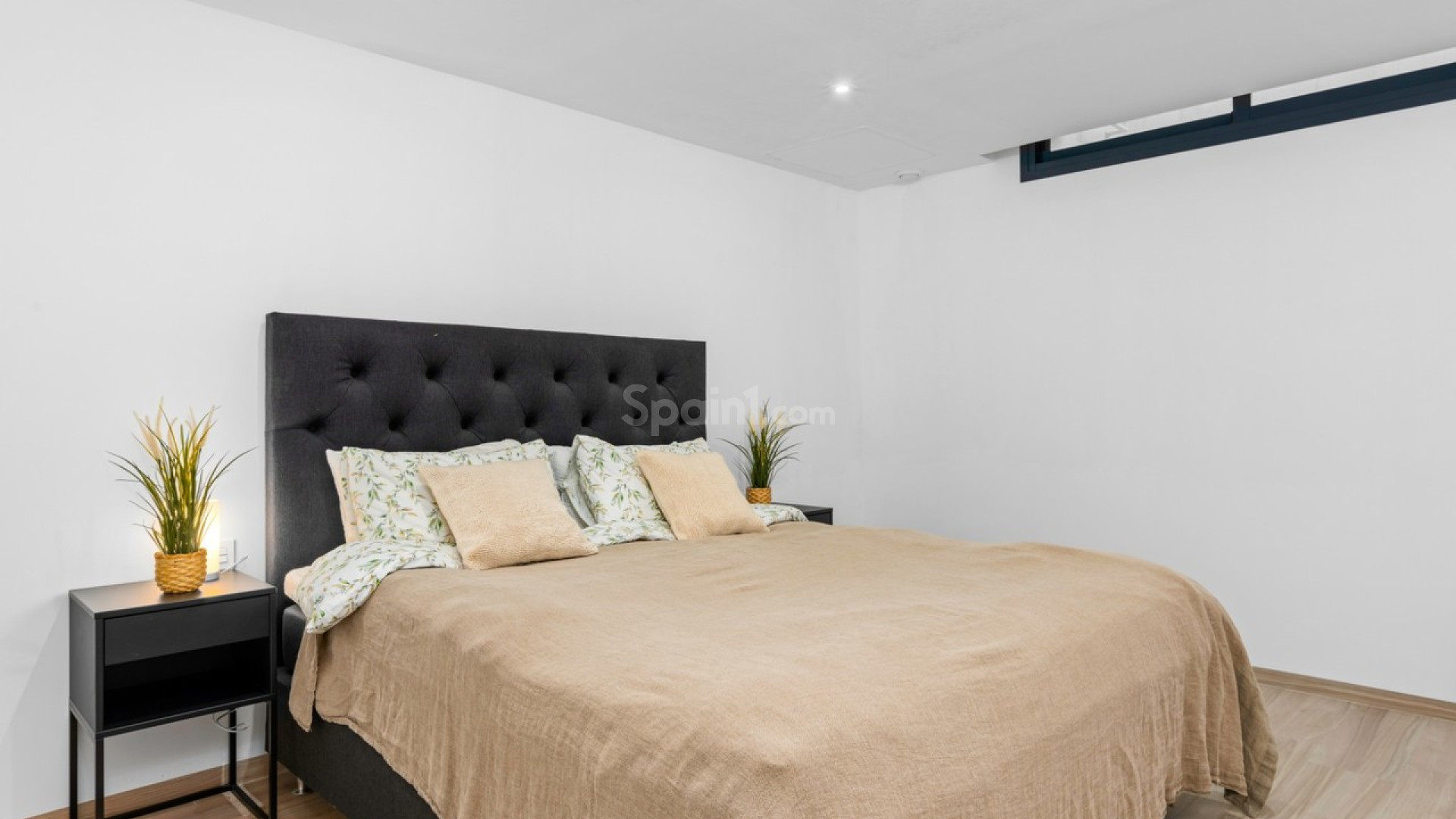 Resale - Villa -
Cabo Roig